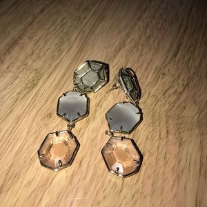 Like New Kendra Scott Earrings